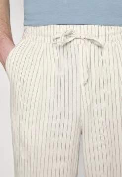Pier One Drawcord Trousers Linen BlendPantaloniOff-White Uomo Pantaloni PI922E05A-A11 -Pier One Moda Outlet 0c0bac2b663a49b19942c8d10fc6d4e3