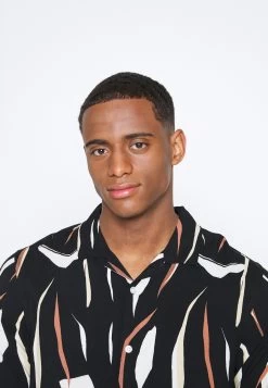 Pier One Contemporary Art Regular Resort- Camicia - Black -Pier One Moda Outlet 209c2b8fb1b54d8599c6f0e75d4a20f4