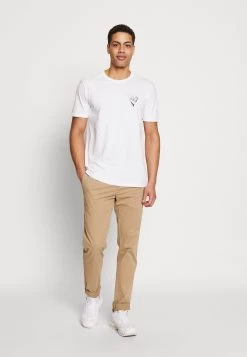 Pier One T-Shirt Con StampaWhite Uomo T-shirt E Polo PI922O09R-A11 -Pier One Moda Outlet 22de5531429f4a948df770fc6ad409b8