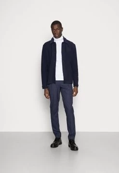 Pier One Maglietta A Manica LungaWhite Uomo T-shirt E Polo PI922O0GE-A11 -Pier One Moda Outlet 2f8ab7e03d1b4cbb9c72076afc6e6a83