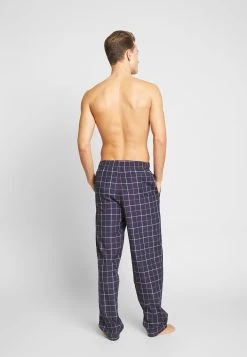 Pier One Pantaloni Del PigiamaDark Blue Uomo Per La Notte PI982L00E-K11 -Pier One Moda Outlet 31810df0c959428194d6ab1808433306