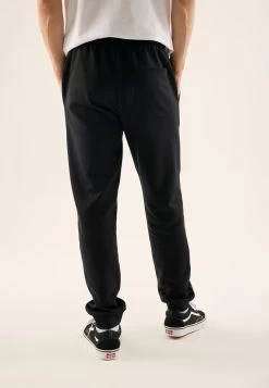 Pier One Pantaloni SportiviBlack Uomo Pantaloni PI922E05O-Q11 -Pier One Moda Outlet 33cad878ddad4a549b728219c2c3d85c