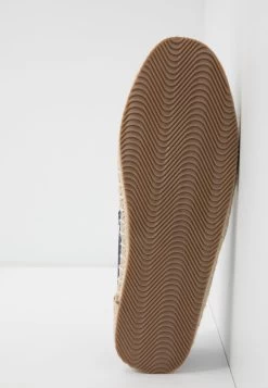 Pier One Rena Espadrille Unisex - Espadrillas - Dark Blue -Pier One Moda Outlet 3d5785de53034e61b04b3811974cf929