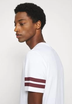 Pier One T-Shirt Con StampaWhite Uomo T-shirt E Polo PI922O0Q4-A11 -Pier One Moda Outlet 4ba1b82d8bf947e4a41019ee9f083145