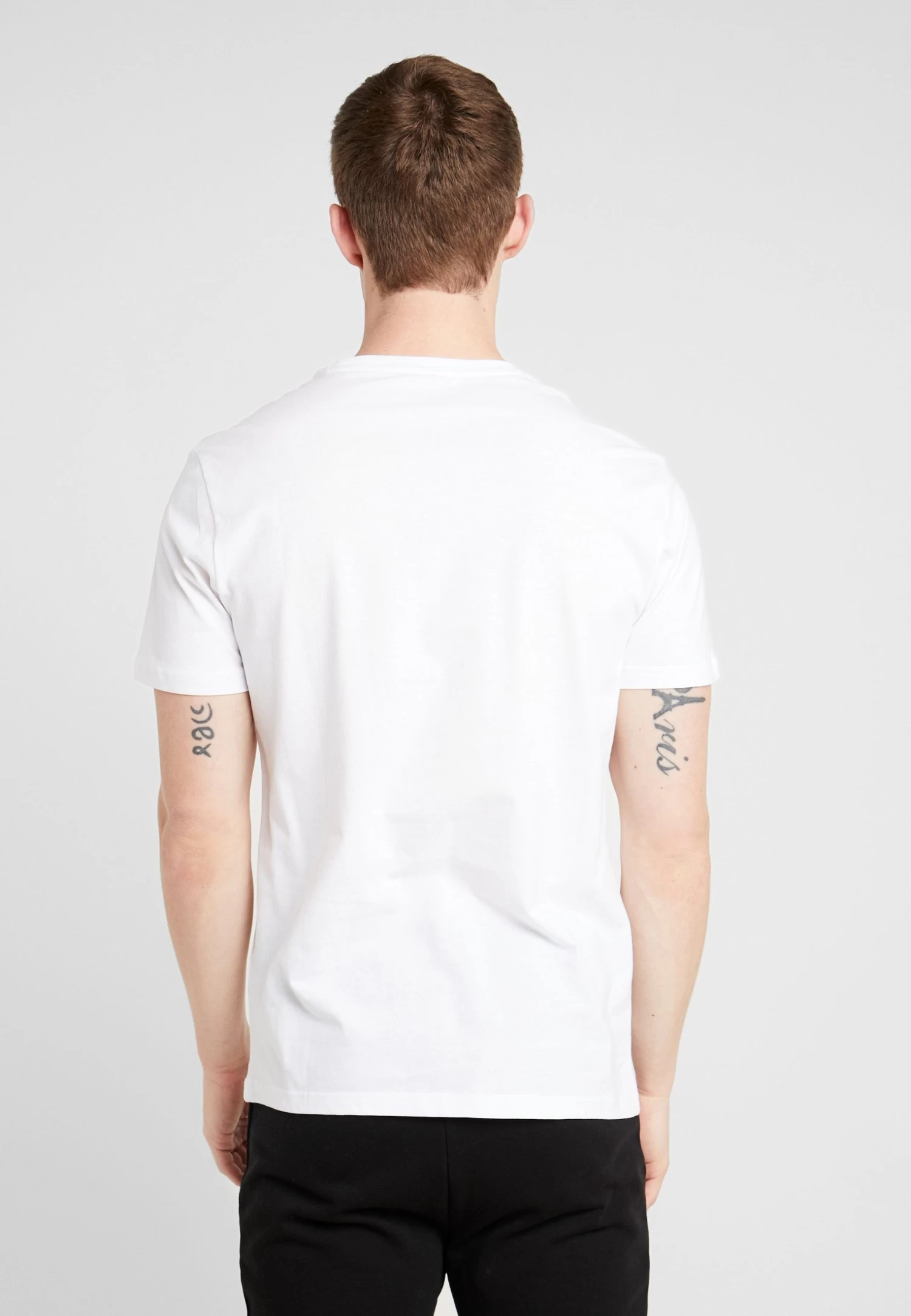 Pier One 5 PackT-Shirt BasicWhite Uomo T-shirt E Polo PI922O0GY-A11 4 Pier One 5 PackT-Shirt BasicWhite Uomo T-shirt E Polo PI922O0GY-A11 - immagine 4