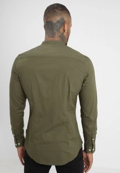 Pier One Muscle Fit Stand- Camicia - Oliv -Pier One Moda Outlet 6203a98ce2074a57aa2427fe331f99cb