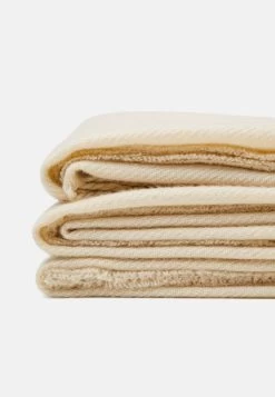 Pier One UnisexSciarpaOff-White Donna Sciarpe PI954G00J-A11 -Pier One Moda Outlet 64c11f18a44649a0bbf3b60dd9446ac2