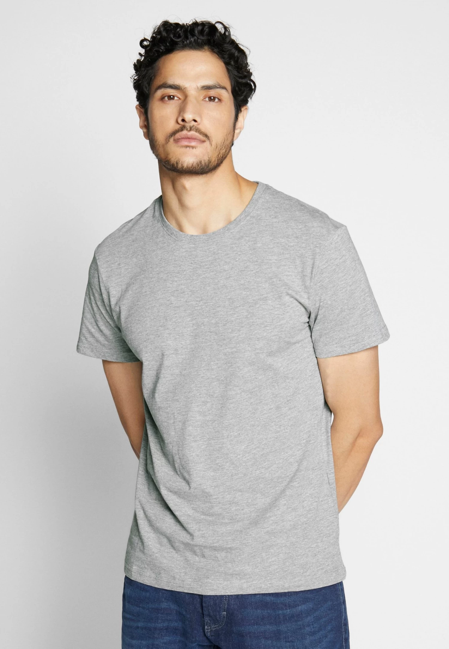 Pier One 4 PackT-Shirt BasicBlack/White/Blue Uomo T-shirt E Polo PI922O0KM-G11 2 Pier One 4 PackT-Shirt BasicBlack/White/Blue Uomo T-shirt E Polo PI922O0KM-G11 - immagine 2