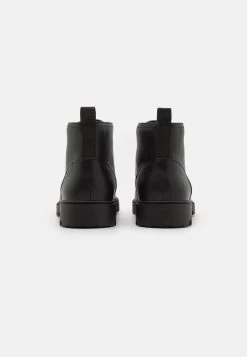 Pier One Stivaletti StringatiBlack Uomo Stivaletti/Stivali PI915M005-Q11 -Pier One Moda Outlet 88e83f64ed484a488ca9da1b018a922e