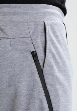 Pier One Pantaloni SportiviLight Grey Uomo Pantaloni PI922E03N-C11 11 Pier One Pantaloni SportiviLight Grey Uomo Pantaloni PI922E03N-C11 -Pier One Moda Outlet 945c619f1e5c46c6a04b229d5a4d93f9