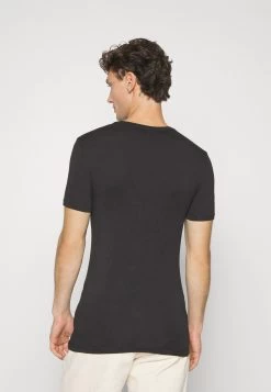 Pier One 3 Pack Muscle Fit- T-Shirt Basic - Black -Pier One Moda Outlet a29305a7d8784cbba0d3247b9c204c6c