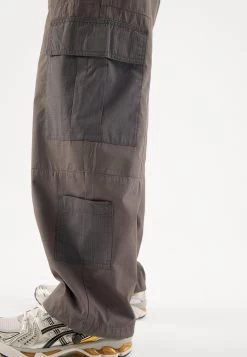 Pier One Pantaloni CargoDark Grey Uomo Pantaloni PI922E05L-C11 -Pier One Moda Outlet a69d3dff610c4072b895957122b1ca3b