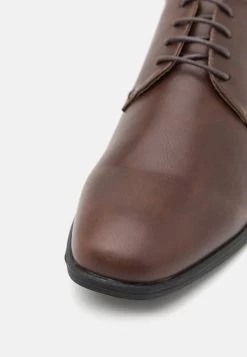 Pier One Stringate ElegantiDark Brown Uomo Scarpe Eleganti PI912M0D3-O12 -Pier One Moda Outlet b1e173ca55054c7f9bde20d754ffa6d2