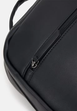 Pier One UnisexZainoBlack Donna Borse PI954O038-Q11 -Pier One Moda Outlet c0cc32338d9042349da11a1bdfacb532