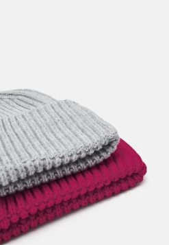 Pier One Unisex 2 Pack - Berretto - Red/Grey -Pier One Moda Outlet cb0fc487d13545b9b128df4364bdabab