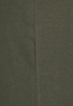 Pier One PigiamaKhaki Uomo Per La Notte PI982M033-N11 12 Pier One PigiamaKhaki Uomo Per La Notte PI982M033-N11 -Pier One Moda Outlet d3eb5edc8d69470c9861043a553e3e9d