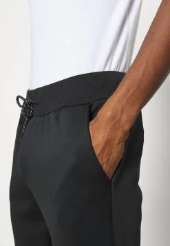 Pier One Pantaloni SportiviBlack Uomo Pantaloni PI922E03Q-Q11 -Pier One Moda Outlet e52c3d679a484821b3134a6146f40559