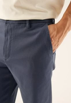 Pier One ChinoDark Blue Uomo Pantaloni PI922E05G-K11 -Pier One Moda Outlet f2fbb1514c4f424c8bbff168b727fb99